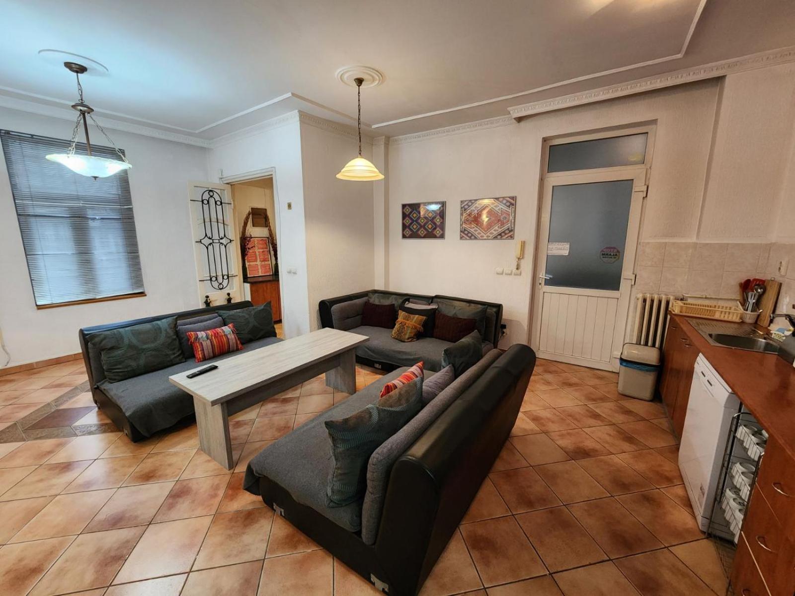 Authentic Belgrade Centre Apartments For Large Groups, Republic Square - Up To 47 People In 5 Apartments Δωμάτιο φωτογραφία