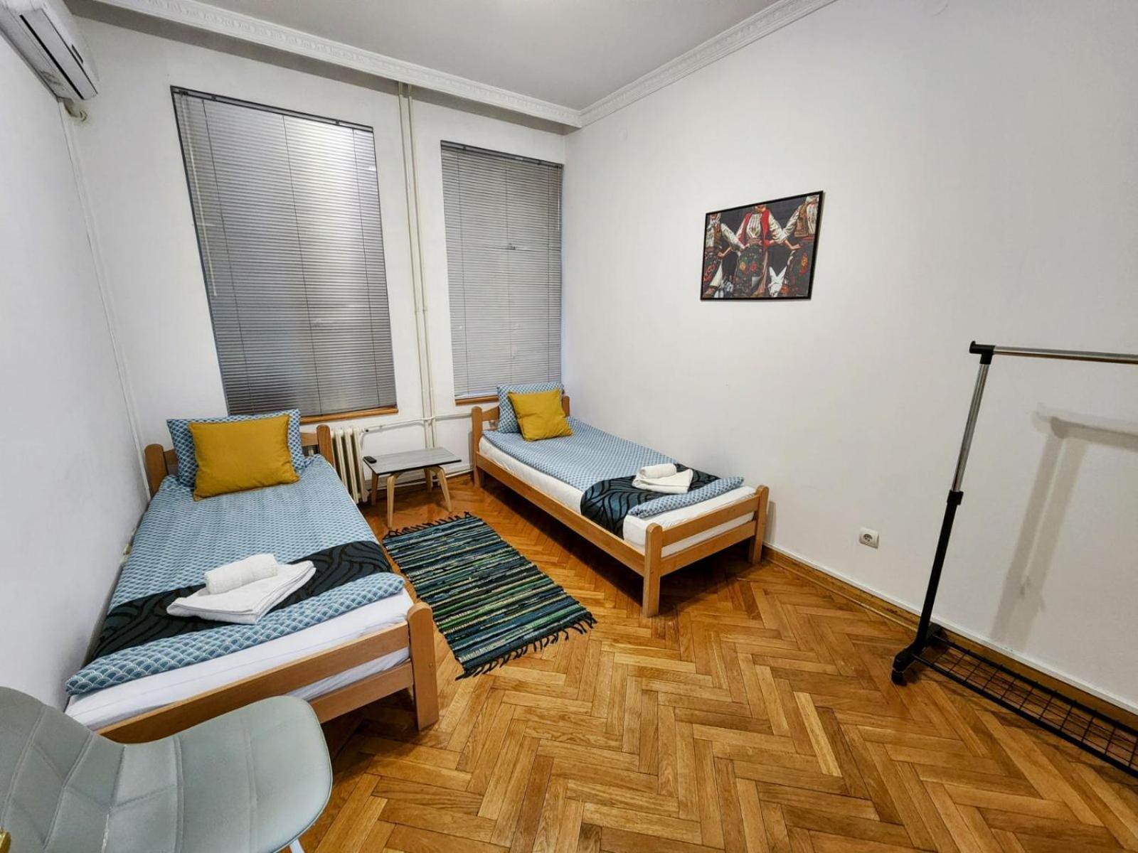 Authentic Belgrade Centre Apartments For Large Groups, Republic Square - Up To 47 People In 5 Apartments Δωμάτιο φωτογραφία