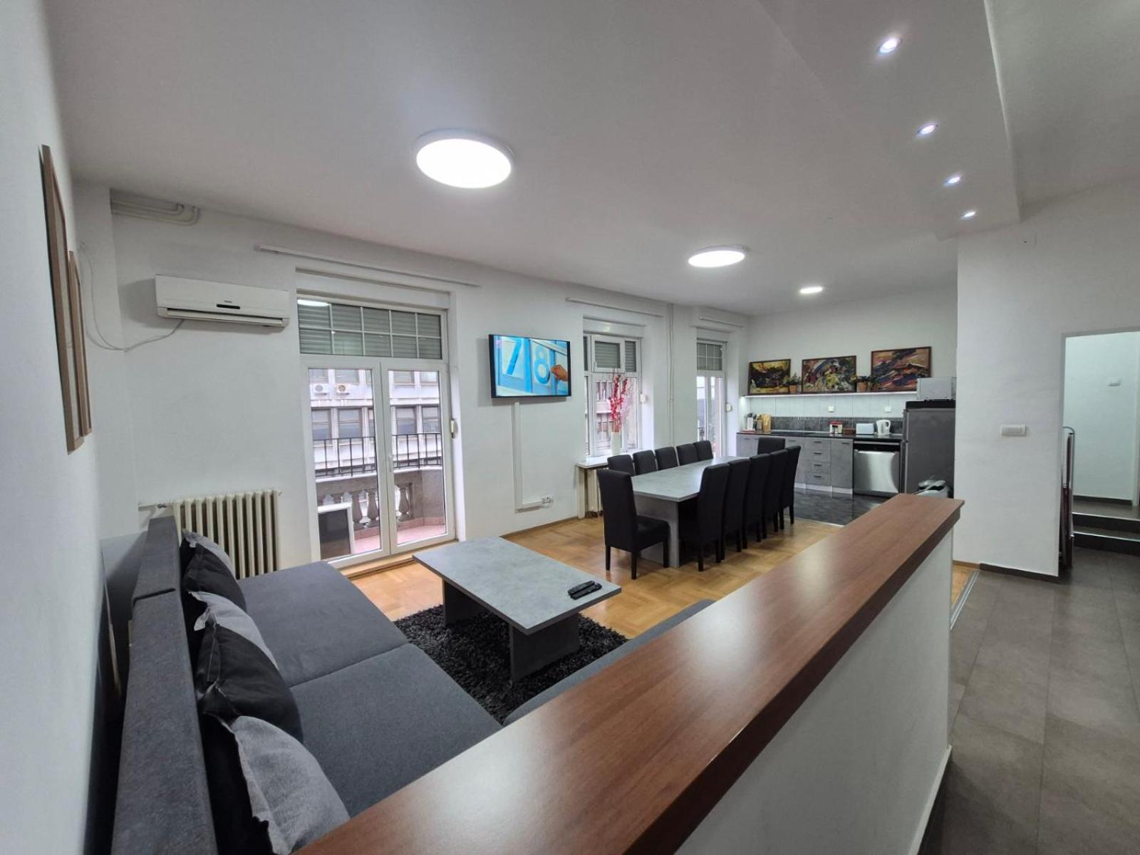 Authentic Belgrade Centre Apartments For Large Groups, Republic Square - Up To 47 People In 5 Apartments Δωμάτιο φωτογραφία