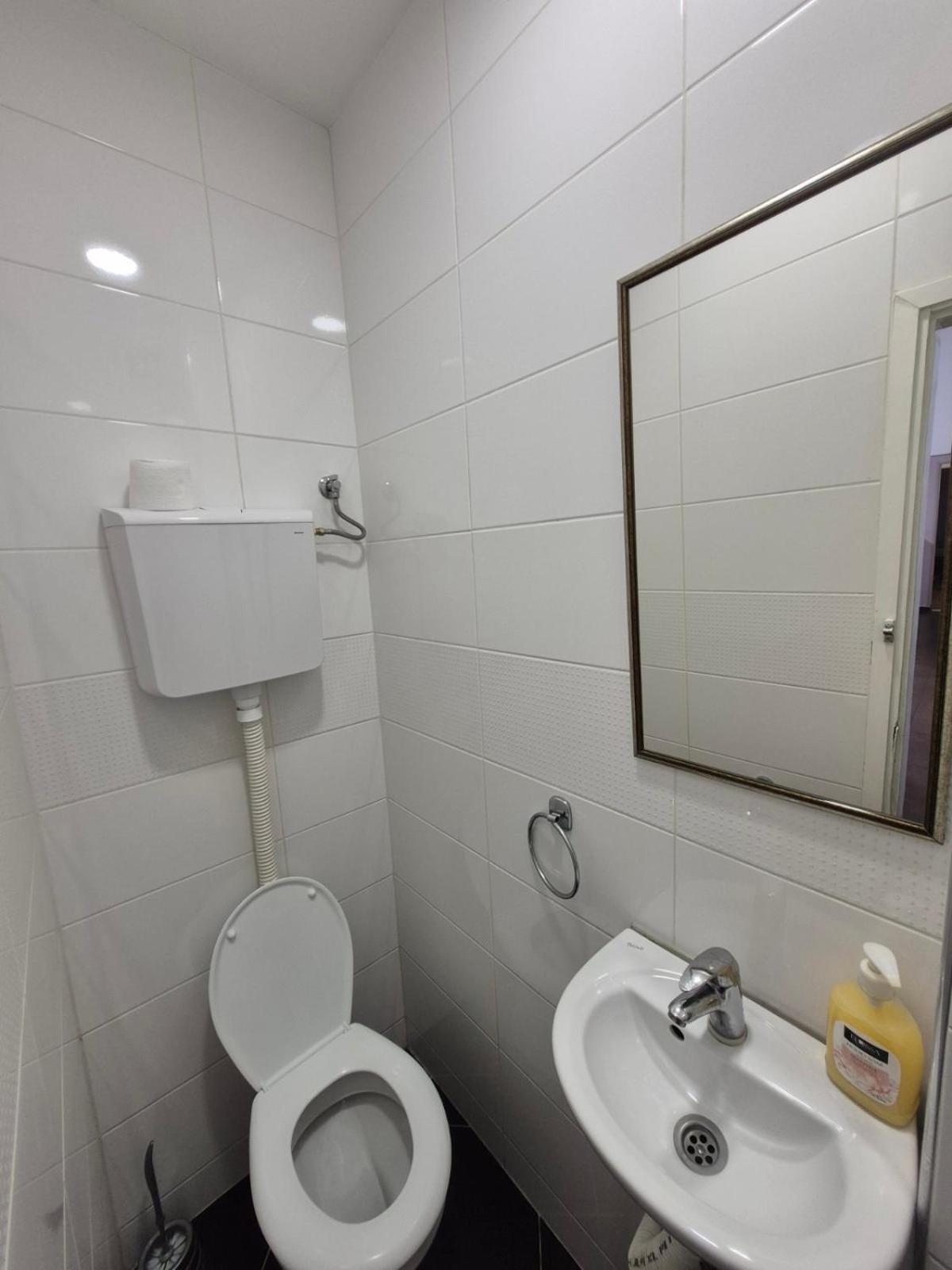 Authentic Belgrade Centre Apartments For Large Groups, Republic Square - Up To 47 People In 5 Apartments Δωμάτιο φωτογραφία