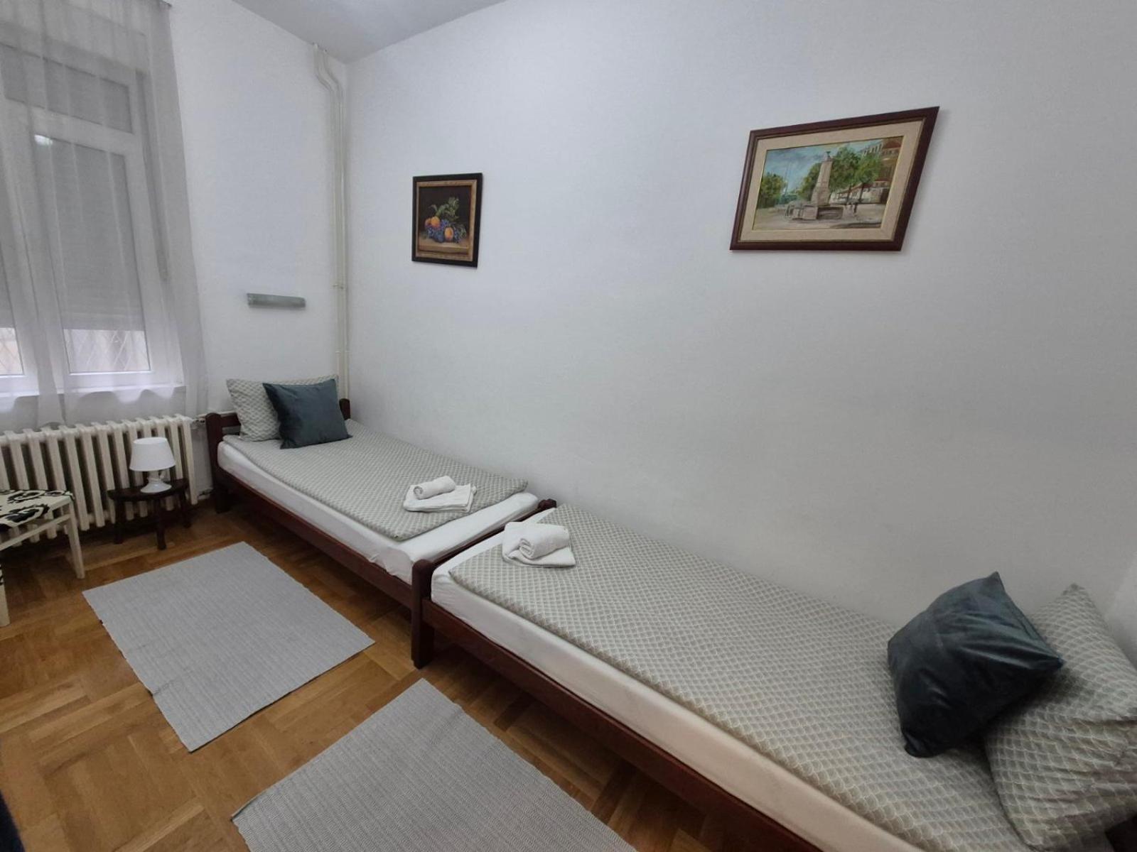 Authentic Belgrade Centre Apartments For Large Groups, Republic Square - Up To 47 People In 5 Apartments Δωμάτιο φωτογραφία