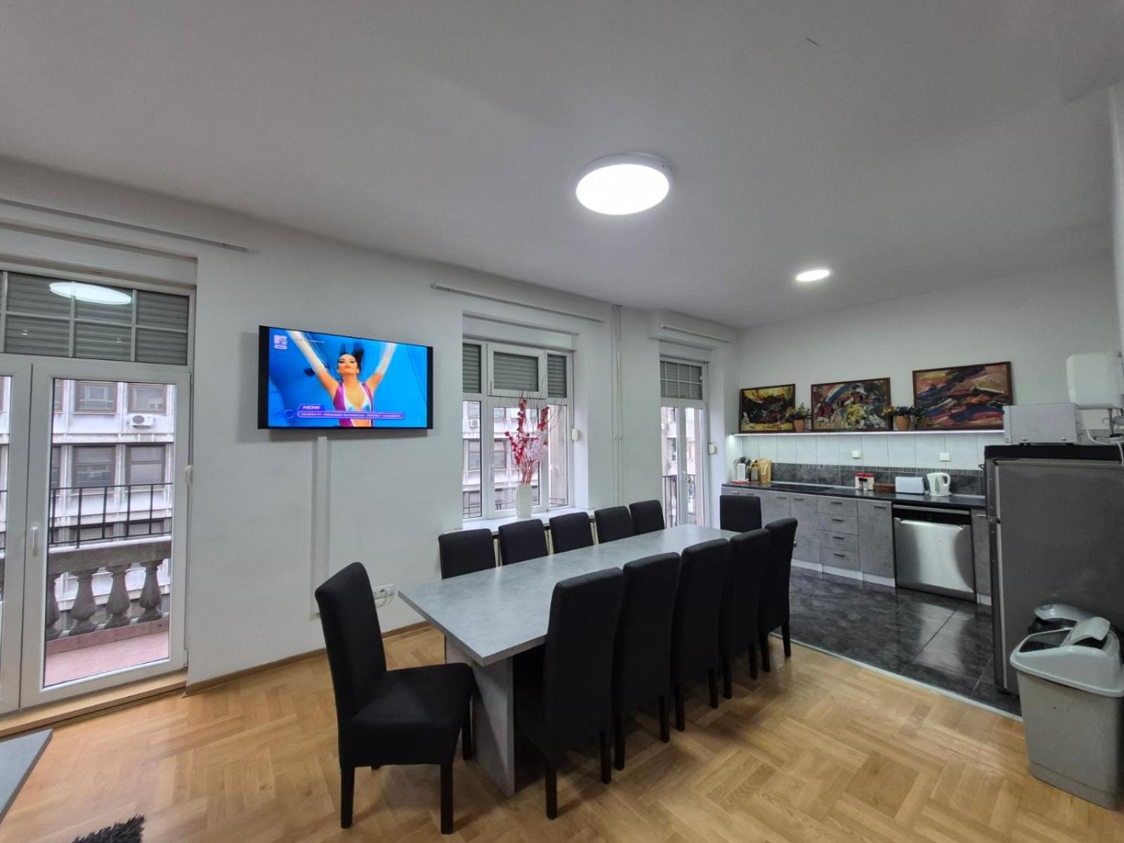 Authentic Belgrade Centre Apartments For Large Groups, Republic Square - Up To 47 People In 5 Apartments Δωμάτιο φωτογραφία