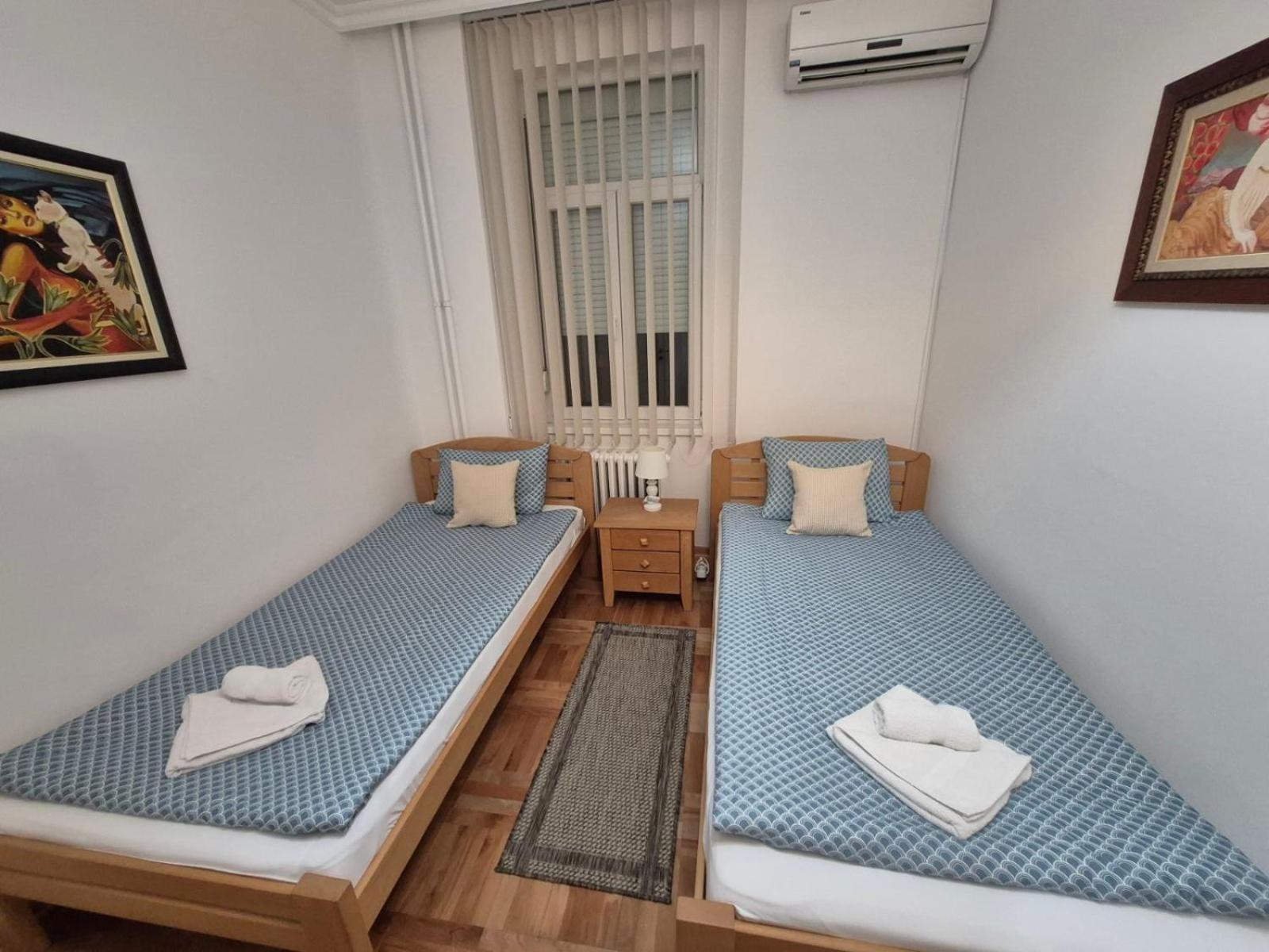 Authentic Belgrade Centre Apartments For Large Groups, Republic Square - Up To 47 People In 5 Apartments Δωμάτιο φωτογραφία