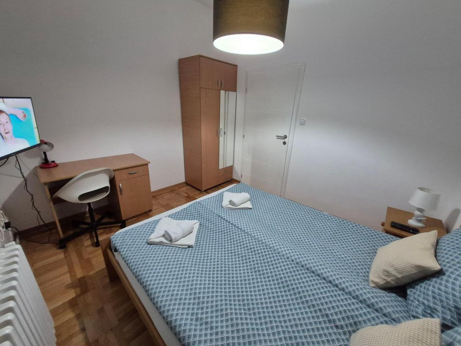 Authentic Belgrade Centre Apartments For Large Groups, Republic Square - Up To 47 People In 5 Apartments Δωμάτιο φωτογραφία