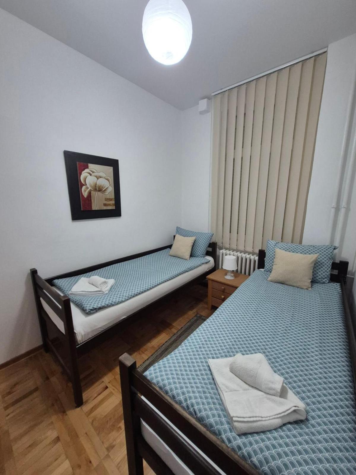 Authentic Belgrade Centre Apartments For Large Groups, Republic Square - Up To 47 People In 5 Apartments Δωμάτιο φωτογραφία