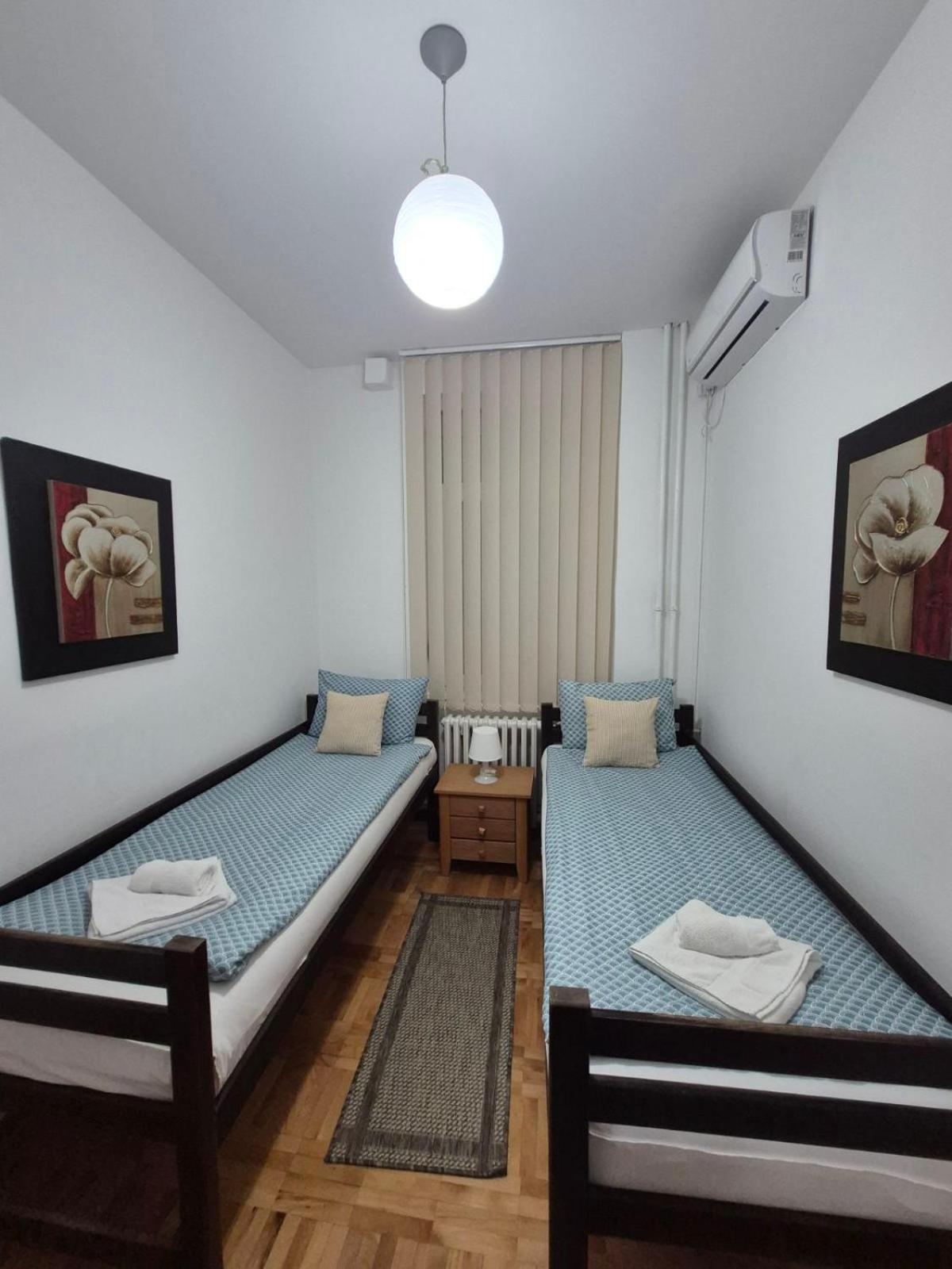 Authentic Belgrade Centre Apartments For Large Groups, Republic Square - Up To 47 People In 5 Apartments Δωμάτιο φωτογραφία