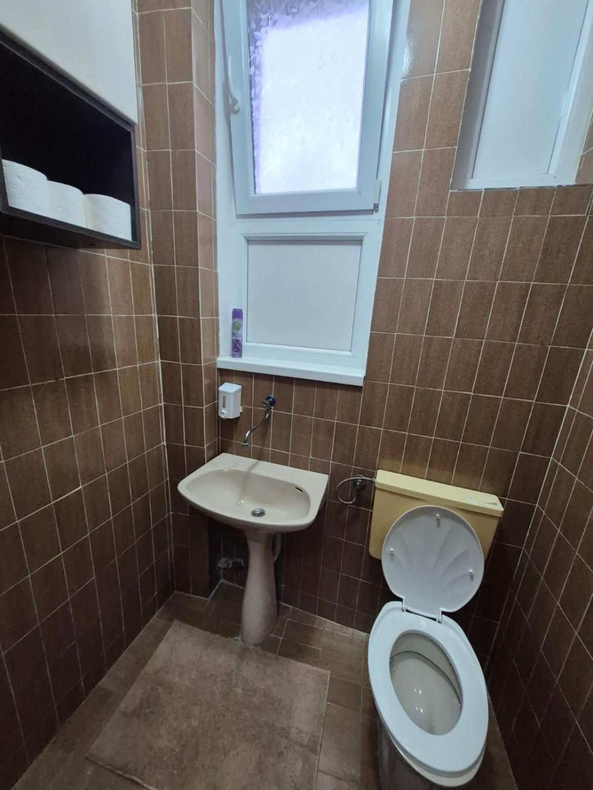 Authentic Belgrade Centre Apartments For Large Groups, Republic Square - Up To 47 People In 5 Apartments Δωμάτιο φωτογραφία
