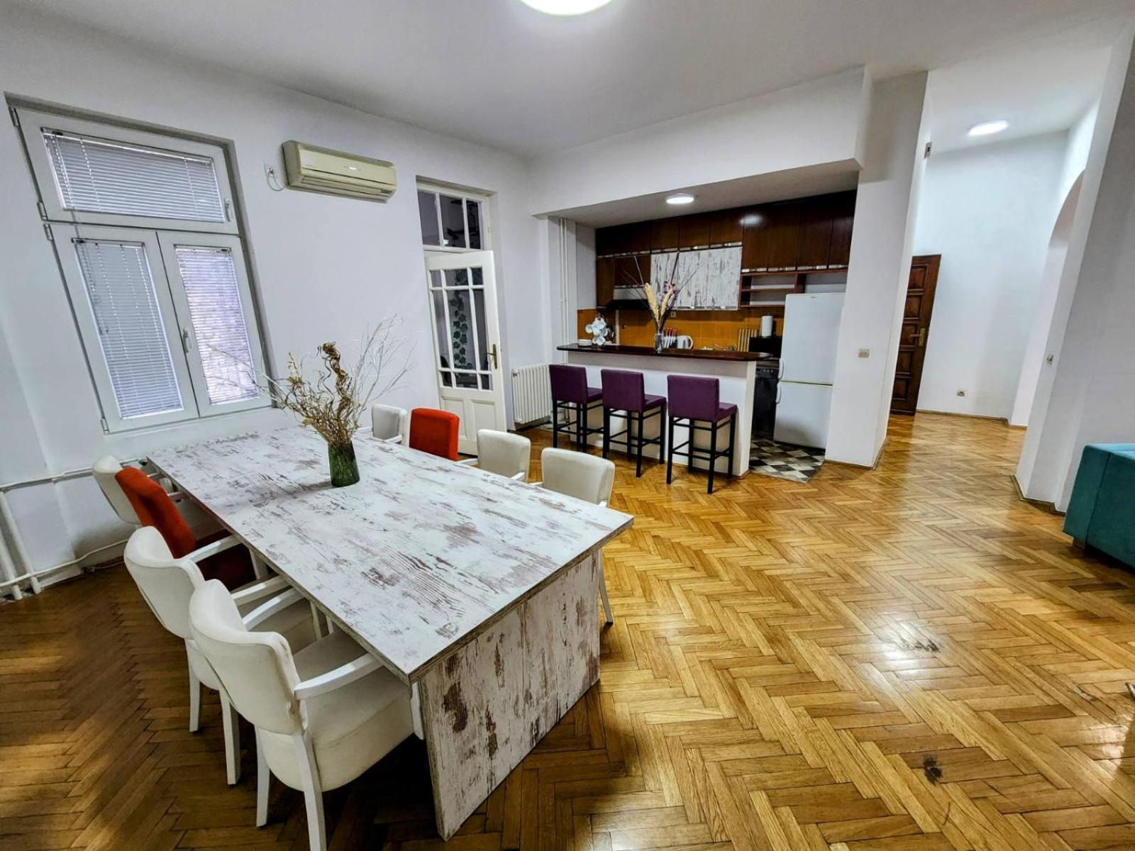 Authentic Belgrade Centre Apartments For Large Groups, Republic Square - Up To 47 People In 5 Apartments Δωμάτιο φωτογραφία